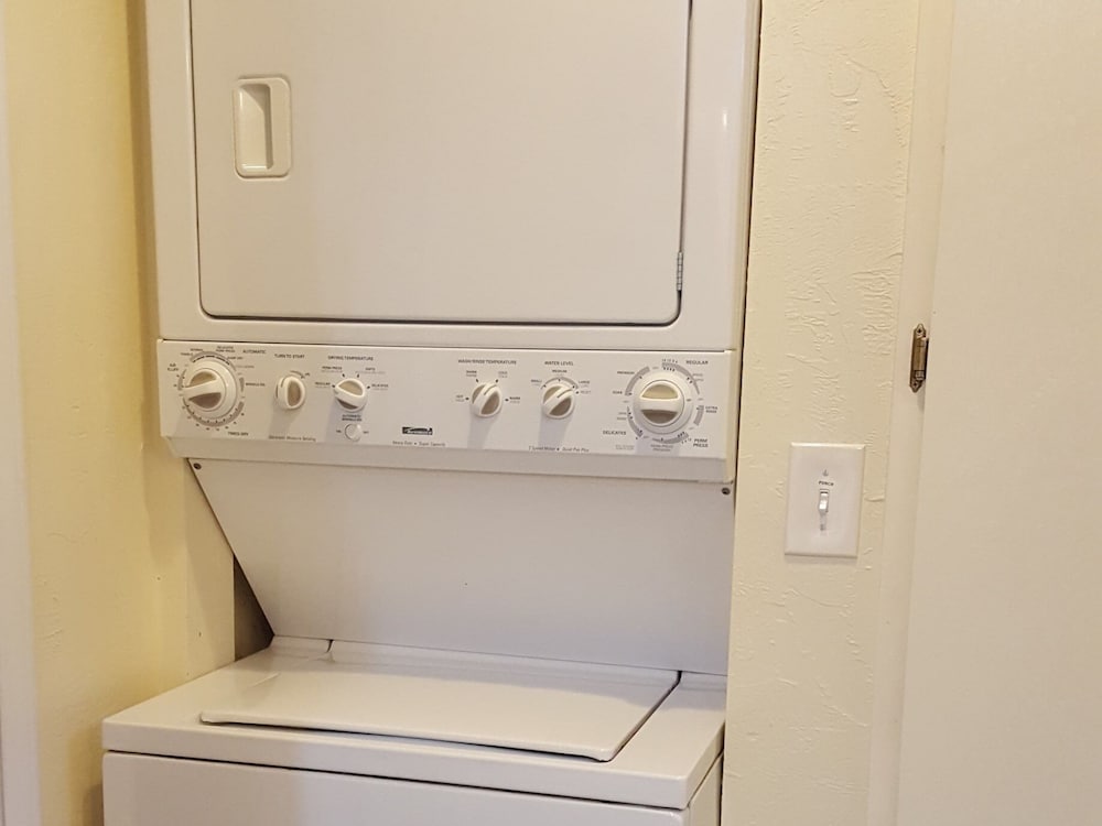 Deluxe Cottage, Ensuite, Mountain View (El Capitan Cottage) photo 2