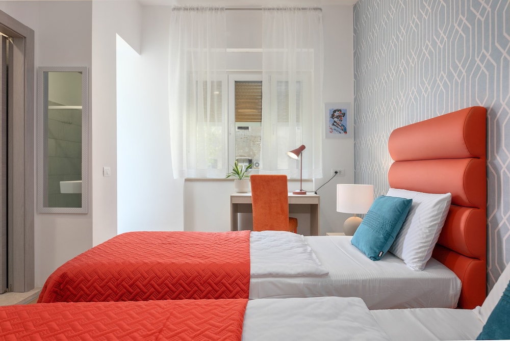 Superior Double or Twin Room, City View - Photo 35