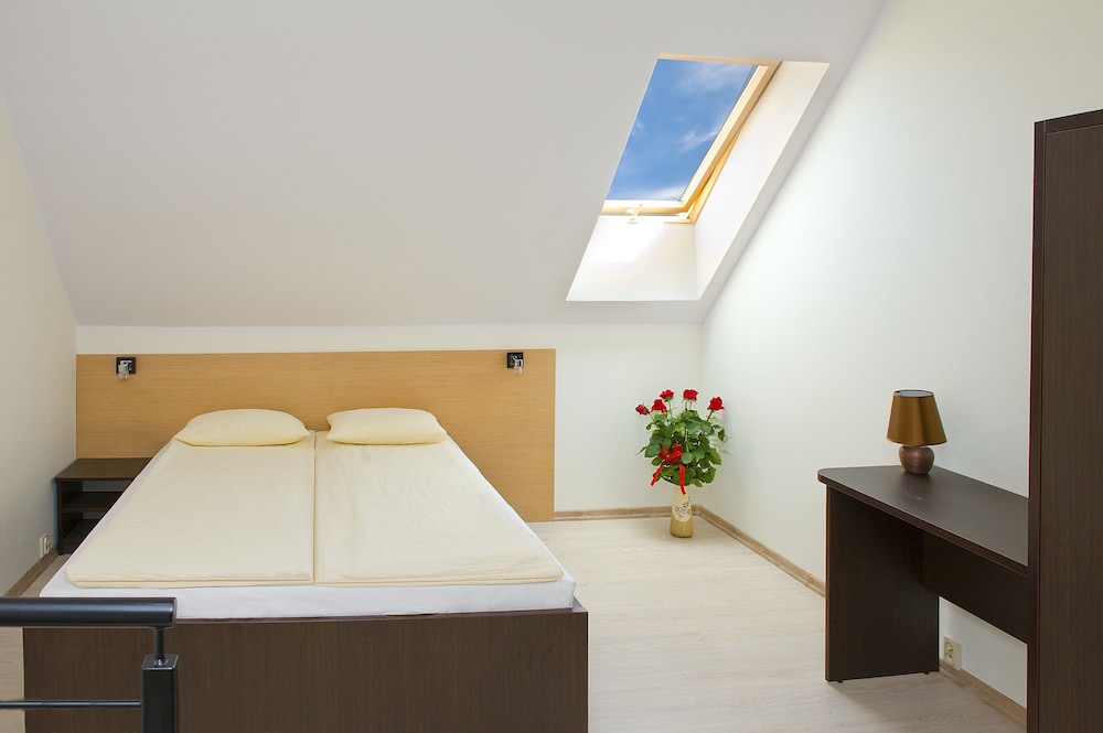 Apartment (two-level)