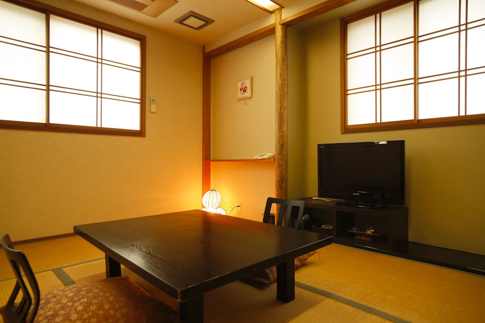 Standard Japanese Room photo 1