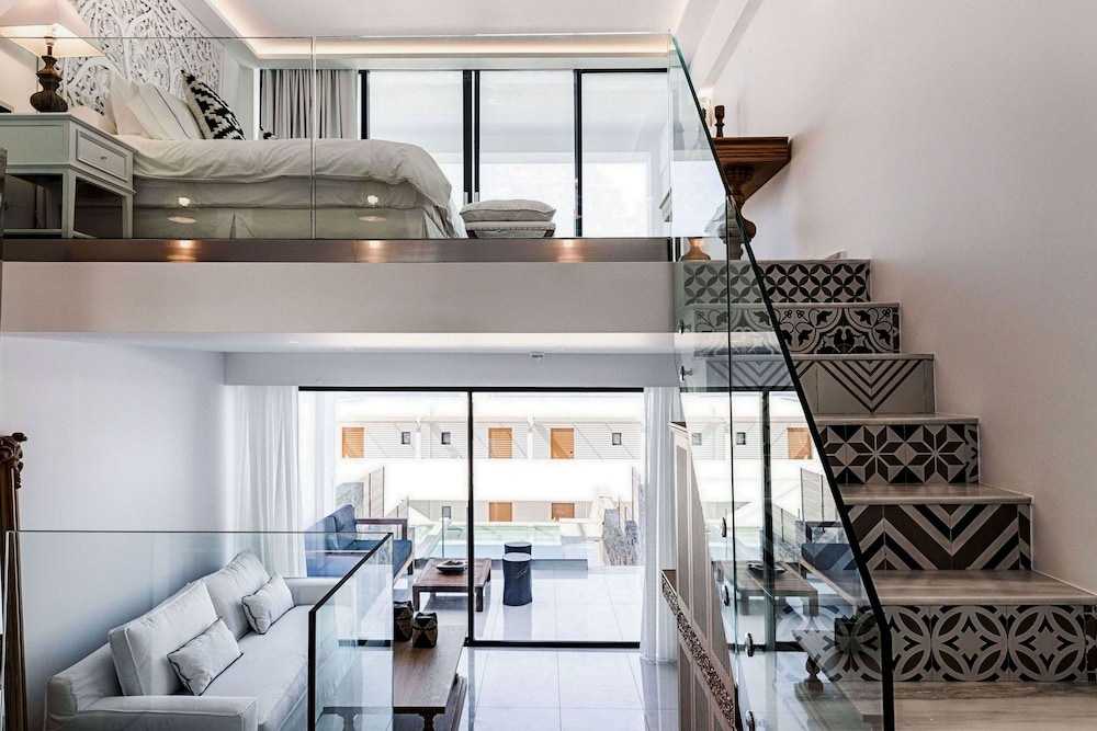 Suite, Pool Access (Abaton Collection) thumbnail 5