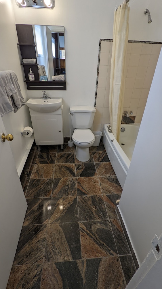 Standard Room, 2 Queen Beds, Kitchen photo 3
