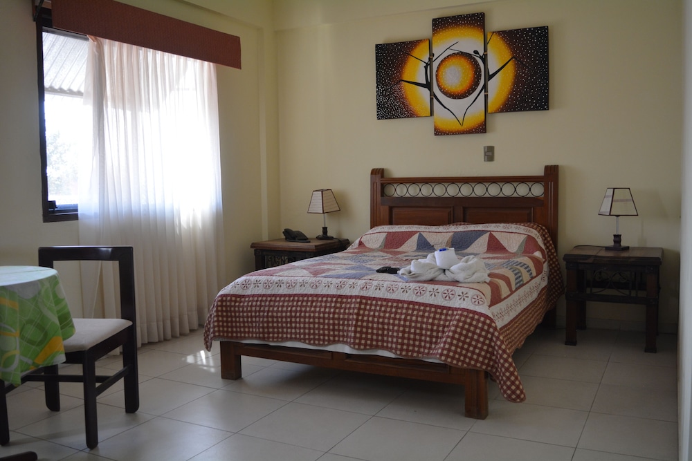 Basic Single Room, 1 Queen Bed