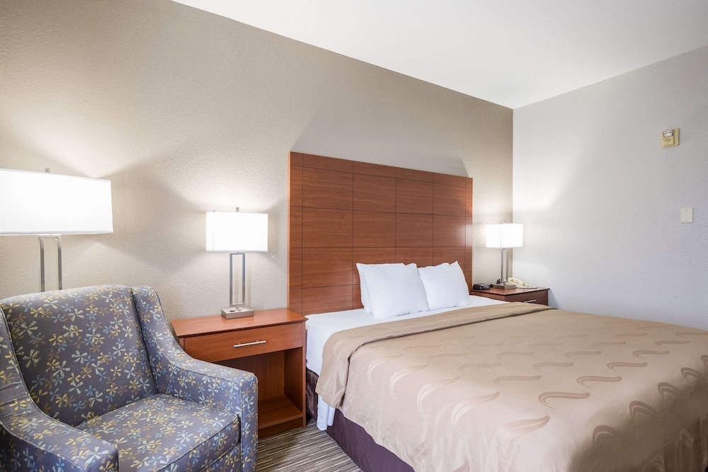 Suite, 1 King Bed, Non Smoking - Photo 5