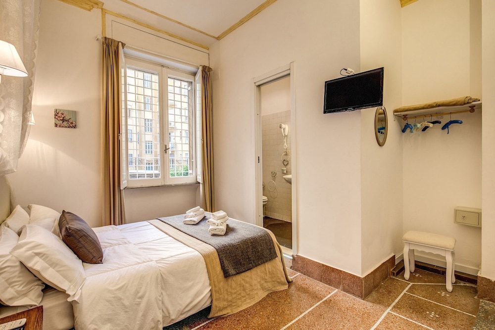 Classic Double Room