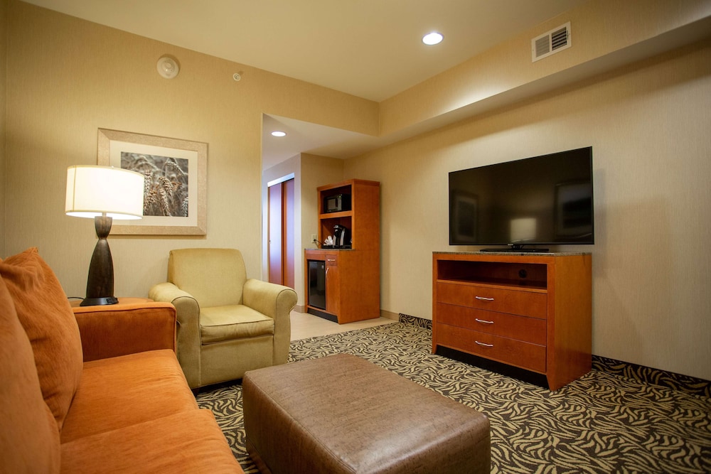 Junior Suite, 1 King Bed, Non Smoking photo 1