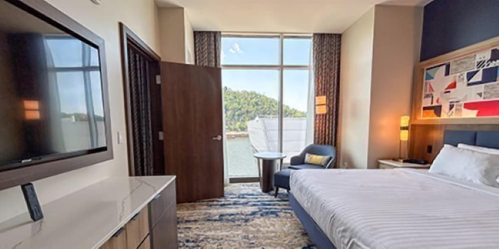 Executive Suite, 1 Bedroom, River View photo 2