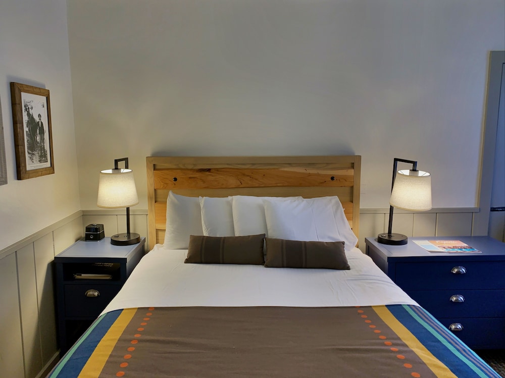 Standard Room (1 Double) No A/C