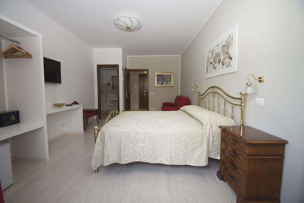 Luxury Triple Room photo 3