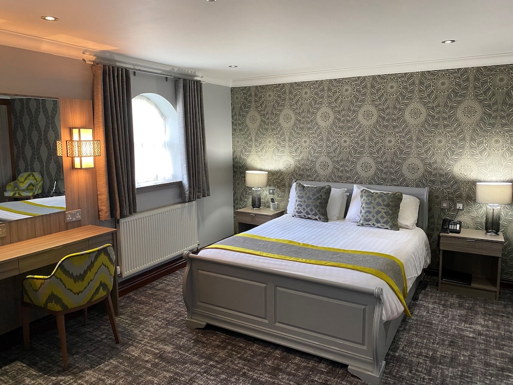 Suite, 1 Queen Bed, Non Smoking, Jetted Tub photo 2
