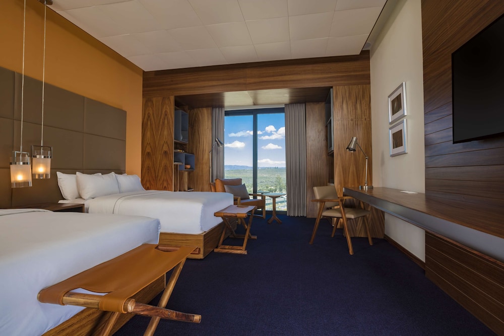 Room, 2 Double Beds photo 3