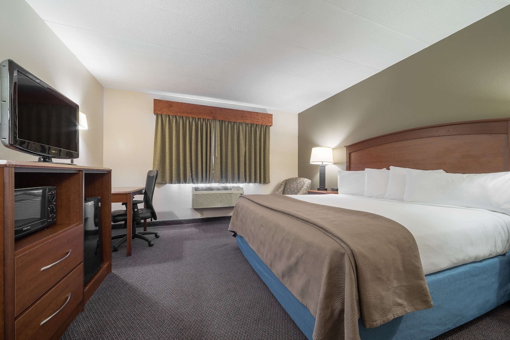 Room, 1 King Bed, Non Smoking (First Floor)