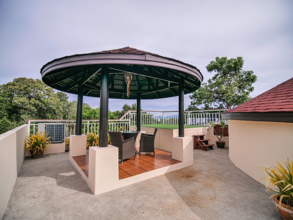Sea View Studio with Private Rooftop - Photo 7