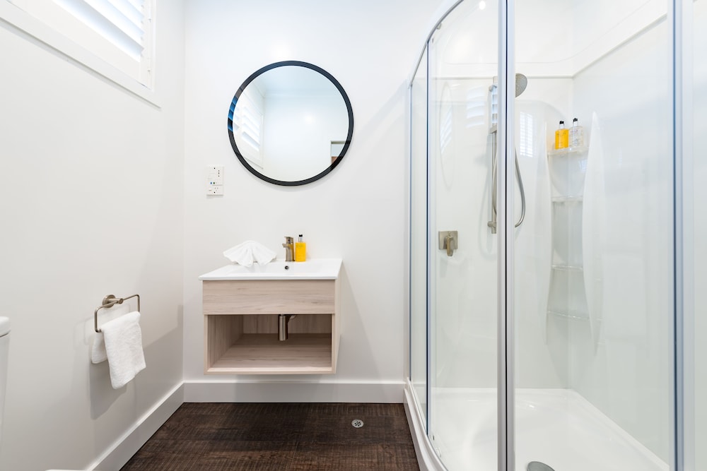 Premium Lakeview Studio photo 2