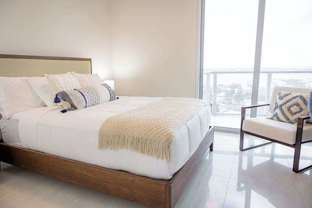 Intercoastal View Wellness Residence - Photo 2
