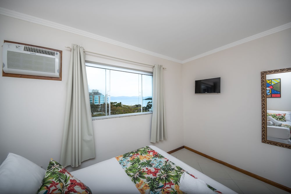 Deluxe Apartment, 2 Rooms, Sea Side View photo 2