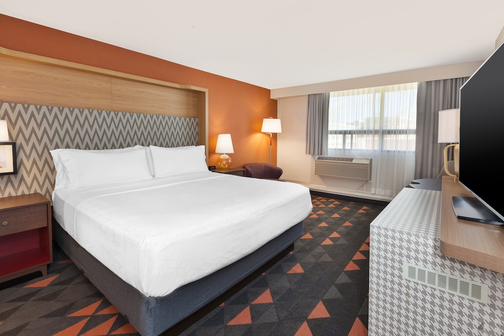 Standard Room, 1 King Bed, Pets Allowed, Ground Floor