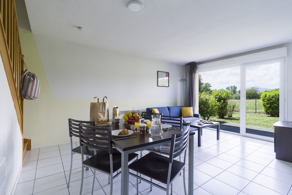 Villa, 2 Bedrooms (for 6 people) - Photo 9
