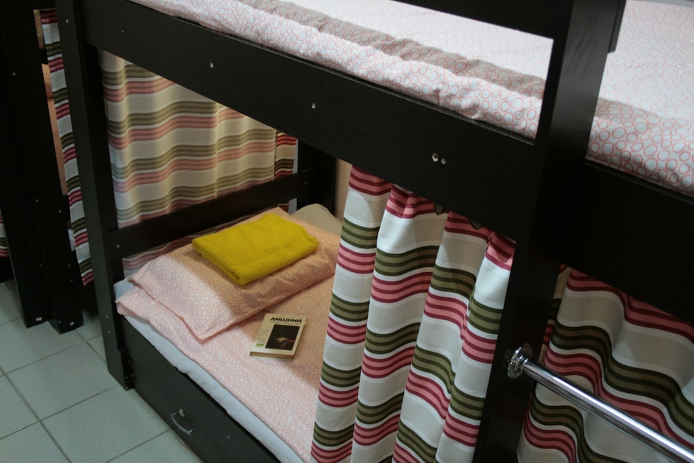 Bed in 6-Beds dormitory for women photo 3