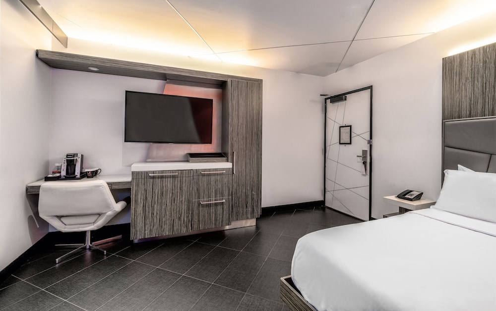 Deluxe Room, 1 King Bed