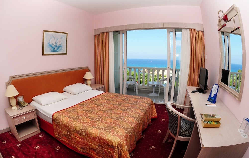 Room, Sea View - Photo 1
