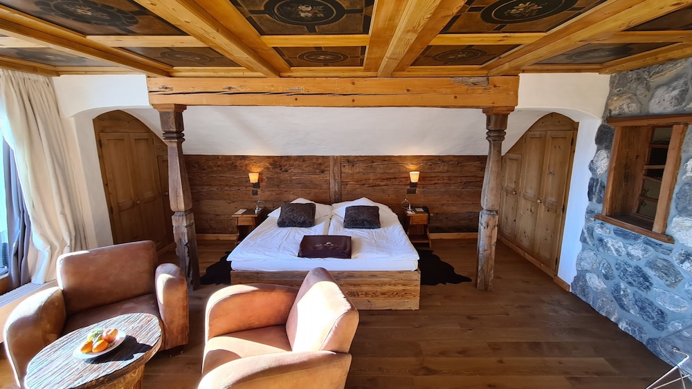 Junior Suite, Balcony, Mountain View (South) photo 3