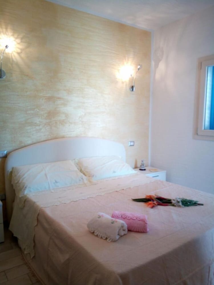 Habitación en Habitación de Invitados - S'olivariu Village Affittacamere - Junior Suite Terrace, Foto 8