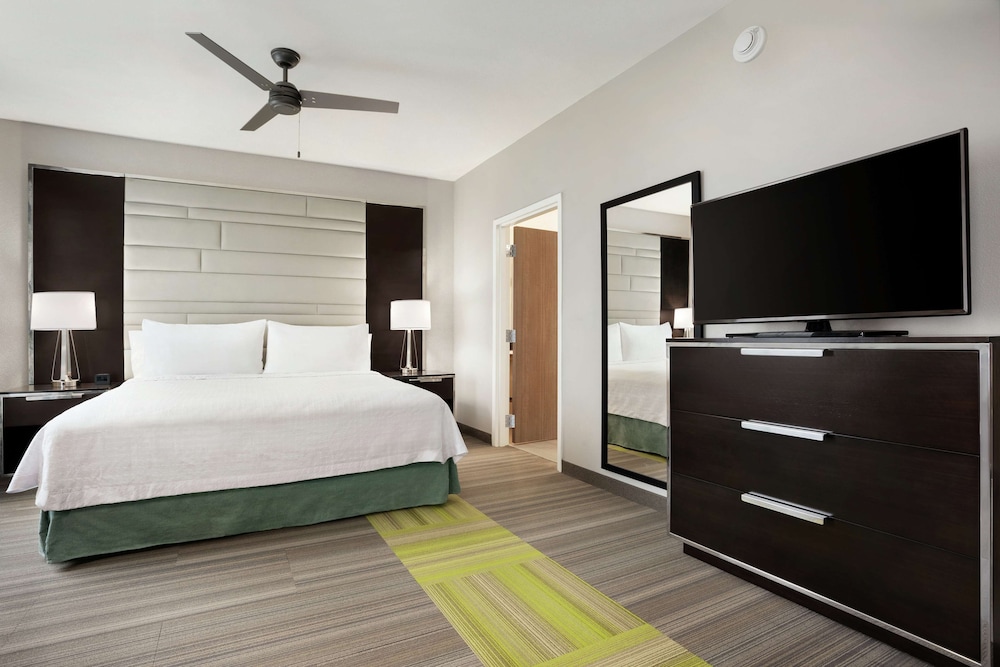 Suite, 1 Bedroom, Accessible, Bathtub - Photo 3