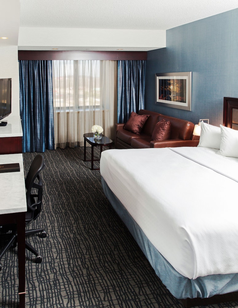 Standard Room, 1 King Bed with Sofa bed photo 3