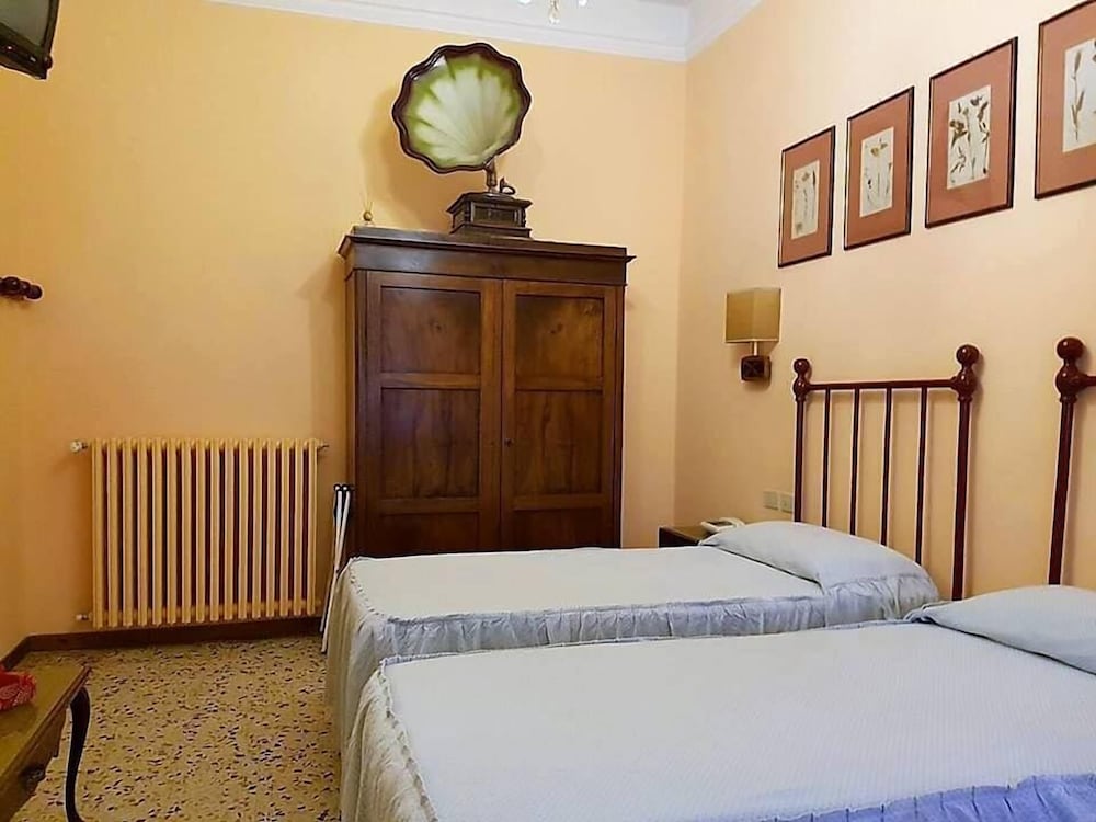 Twin Room, 2 Twin Beds - Photo 5