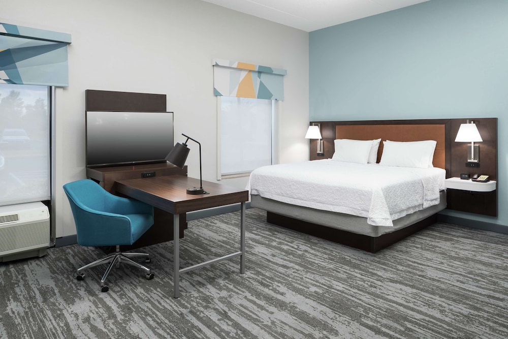 Suite, 1 King Bed, Accessible, Non Smoking - Photo 2