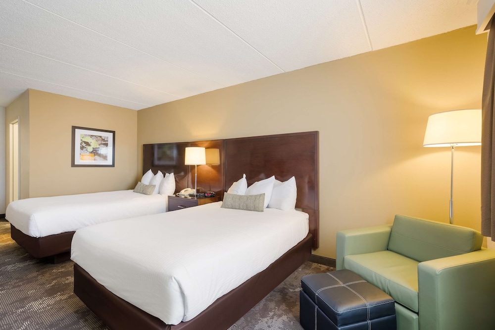 Standard Room, 2 Double Beds, Non Smoking, River View