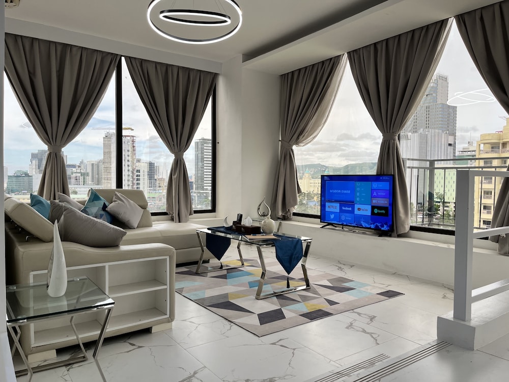 Standard Penthouse - Photo 11