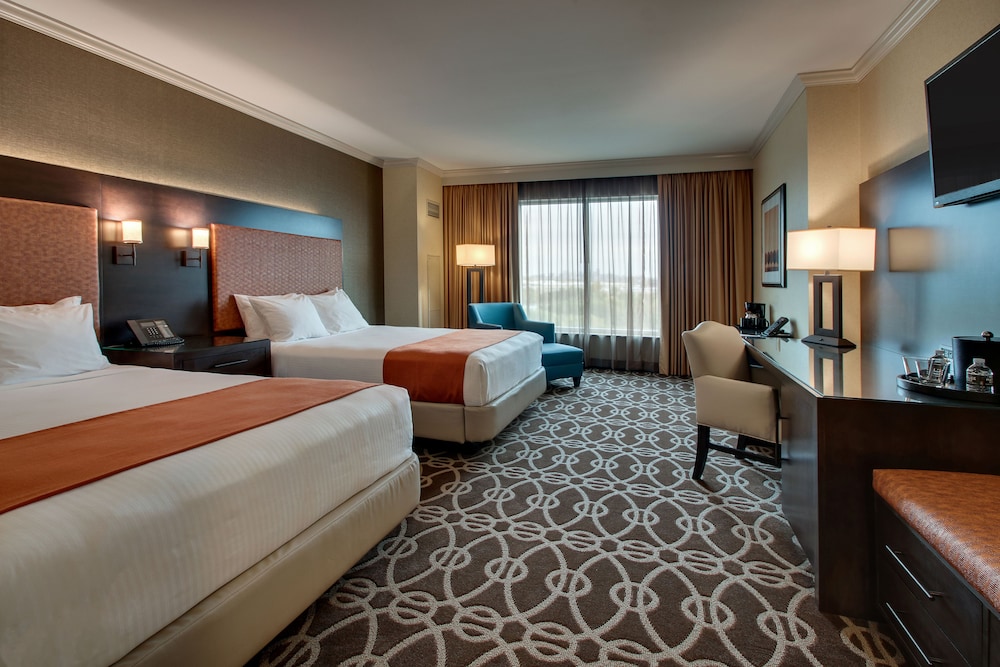 Deluxe Room, 2 Queen Beds - Photo 1