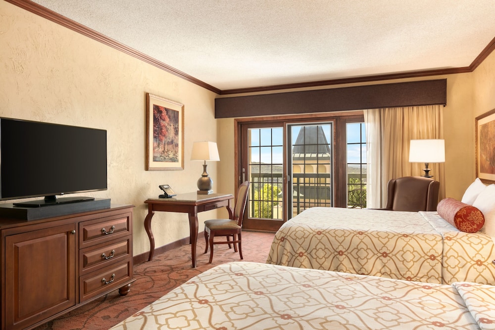 Standard Room, 2 Queen Beds - Photo 7