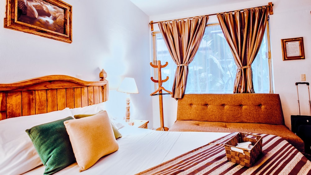 Traditional Single Room, 1 Queen Bed with Sofa bed, Garden View photo 3