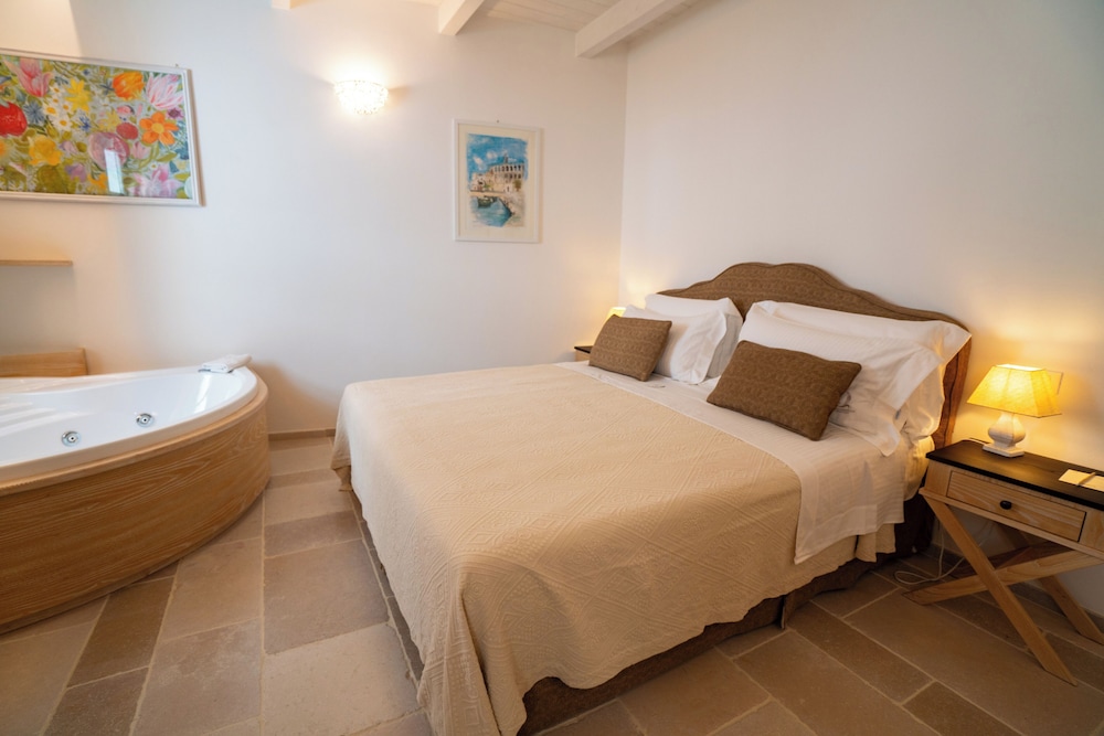 Comfort Room, 1 King Bed with Sofa bed, Jetted Tub