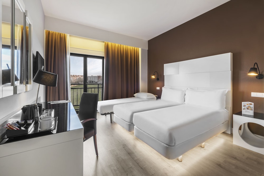 Standard Double or Twin Room - Photo 3