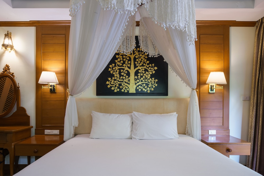 Deluxe Room, 1 King Bed, Pool Access (Lanna) - Photo 15
