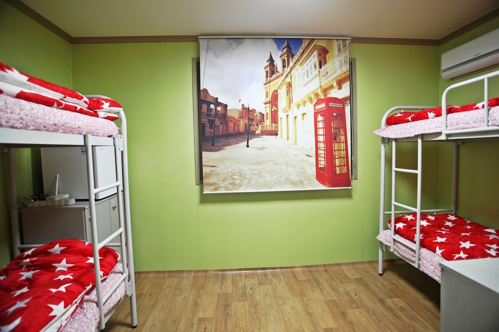 Shared Dormitory, Women only photo 1
