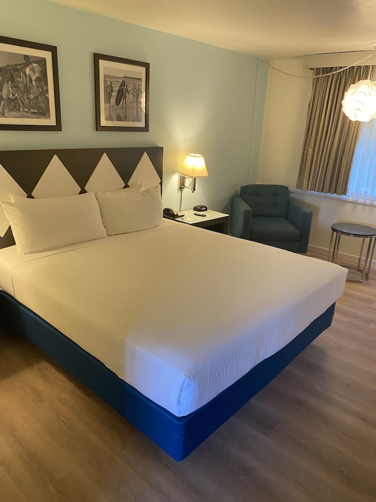 Standard Room, 1 King Bed - Photo 18