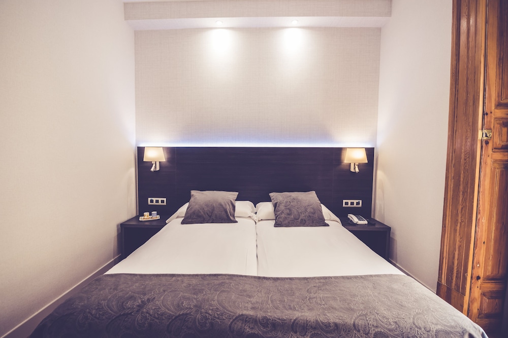 Double Room - Photo 1
