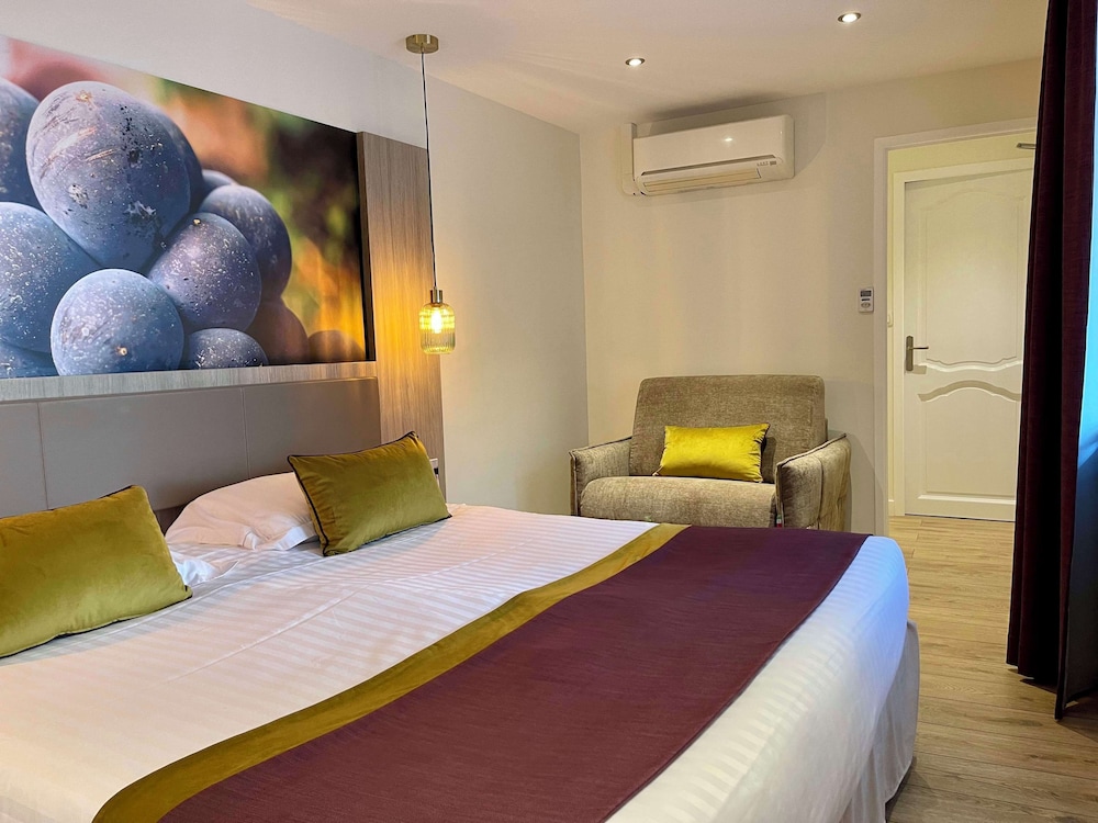 Deluxe Room, Multiple Beds, Non Smoking - Photo 1