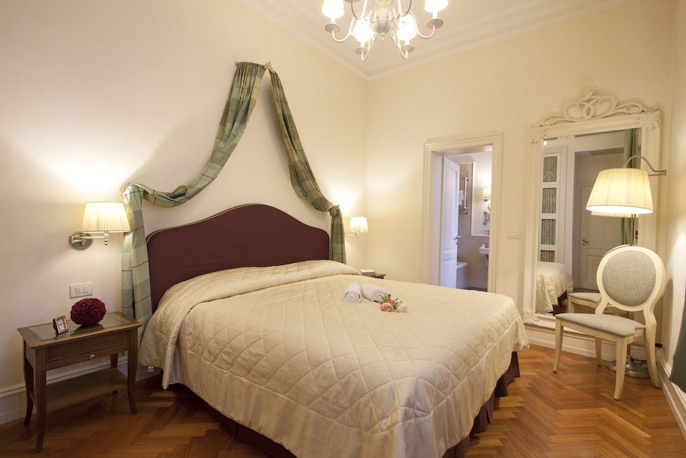Deluxe Apartment, 1 King Bed with Sofa bed