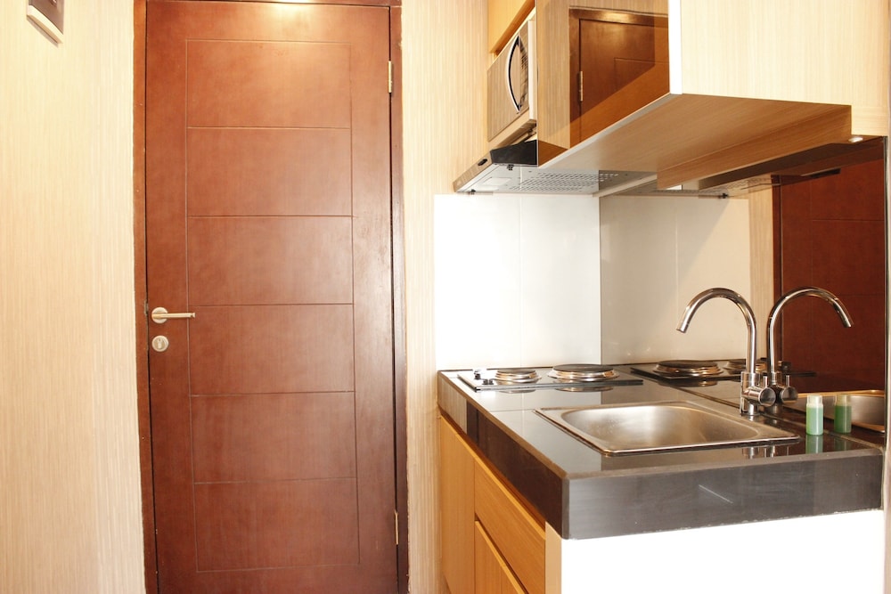 Room - Photo 16