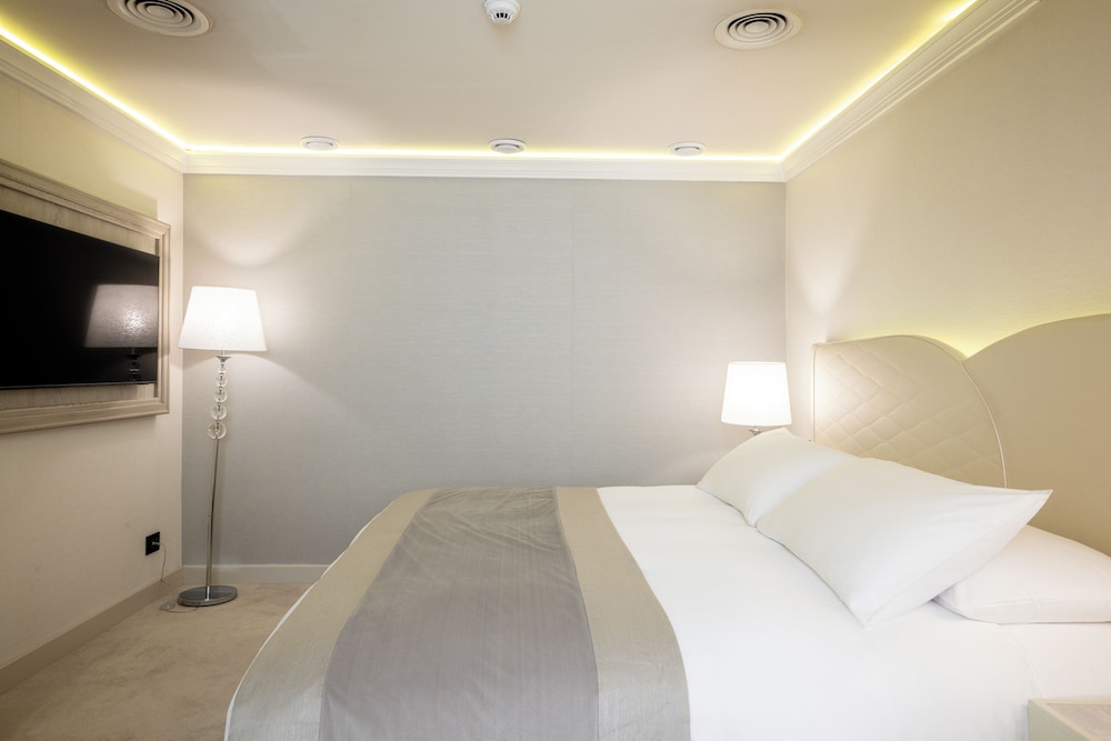 Prestige Suite photo 3