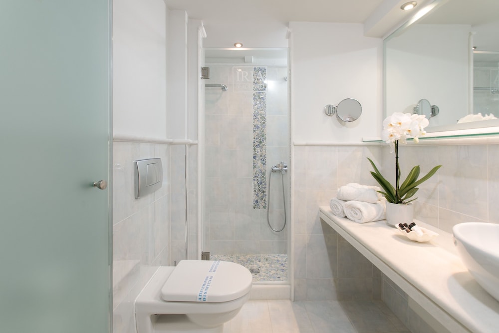 Superior Suite - Photo 7