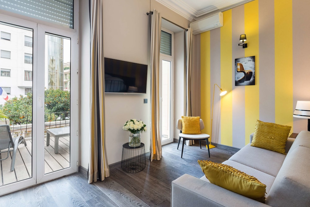 Junior Suite, 1 King Bed, Terrace, Garden View (Twin bed on request) - Photo 5