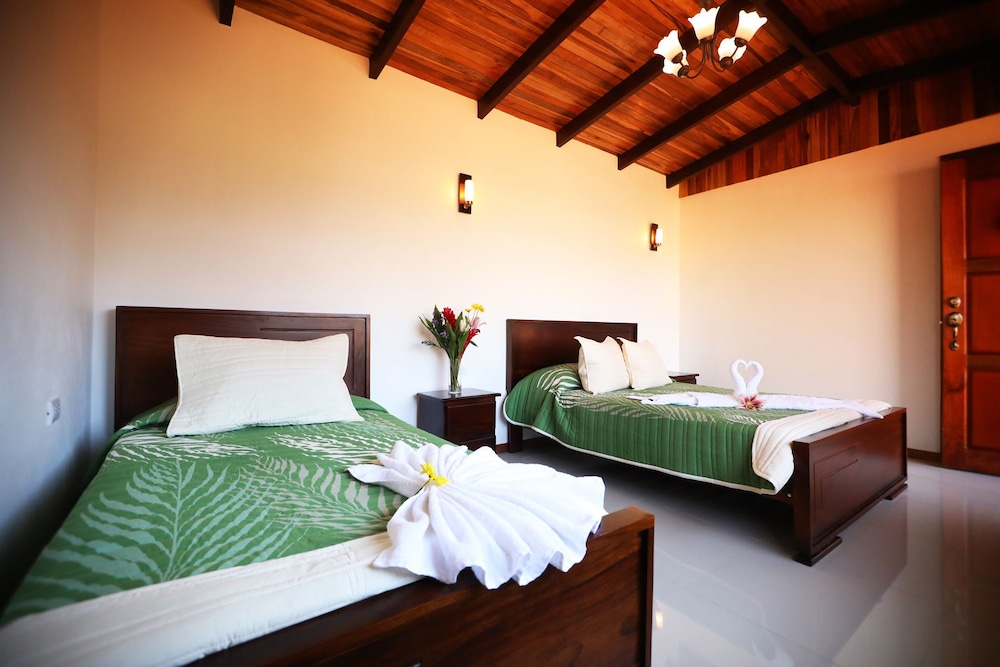 Habitación Triple Superior, con Vista al Jardín, Zona de Jardín