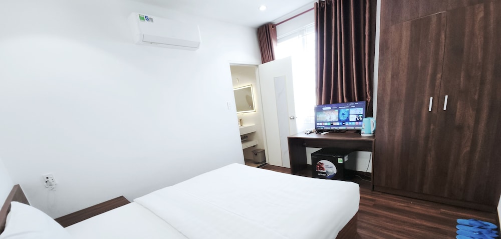 Deluxe Double Room, City View